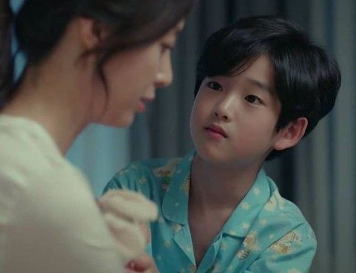 Mẹ có thấy đứa bé ngoan ngoãn của mình càng lớn càng khó dạy bảo hơn? - Ảnh 2.