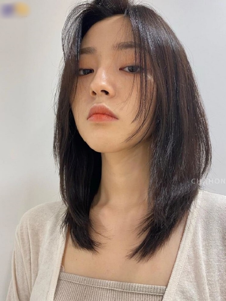 T&oacute;c layer nữ cho mặt tr&ograve;n: 5 kiểu gi&uacute;p gọn mặt ngay tức th&igrave; - Ảnh 3.