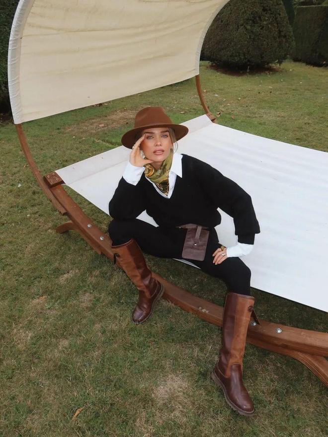 Phong c&aacute;ch New Old Money thể thao: Xu hướng thời trang s&agrave;nh điệu 2026 cho phụ nữ - Ảnh 4.