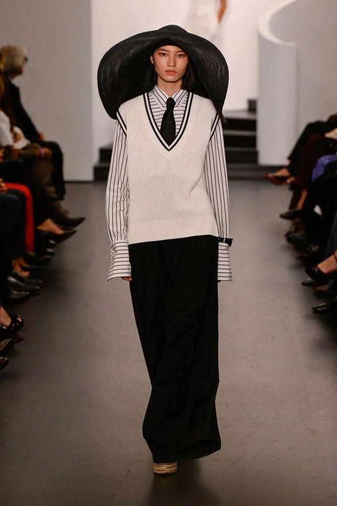 Phong c&aacute;ch New Old Money thể thao: Xu hướng thời trang s&agrave;nh điệu 2026 cho phụ nữ - Ảnh 2.