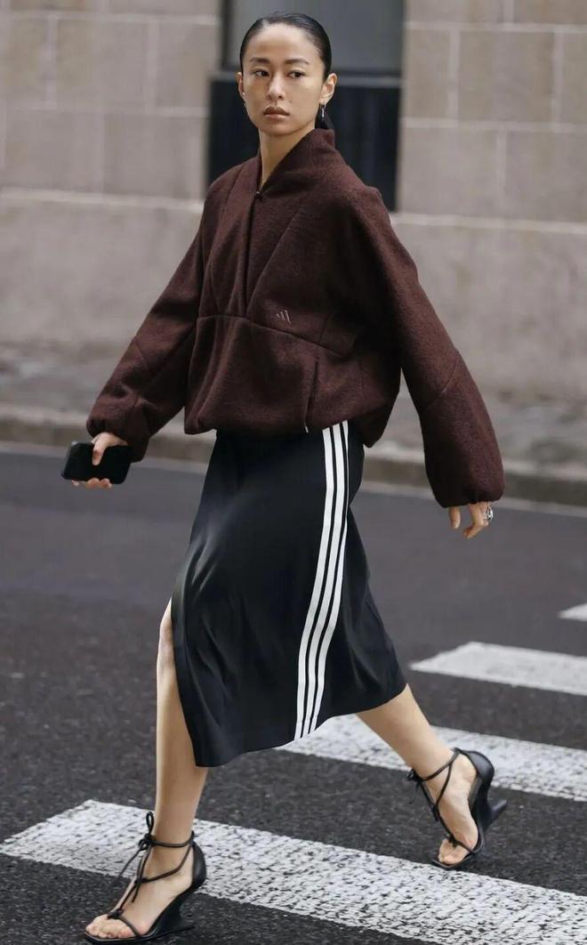 Phong c&aacute;ch New Old Money thể thao: Xu hướng thời trang s&agrave;nh điệu 2026 cho phụ nữ - Ảnh 42.