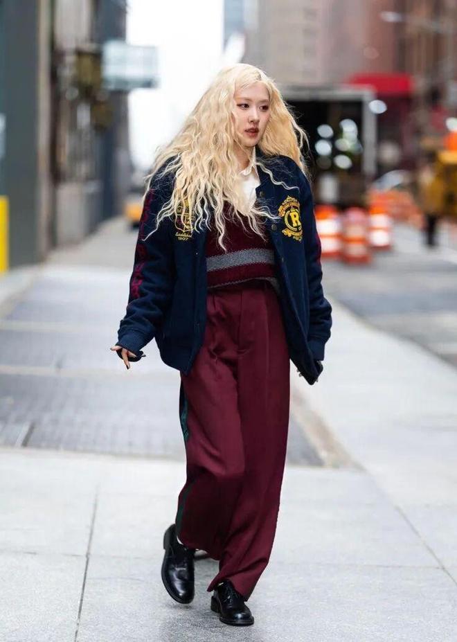 Phong c&aacute;ch New Old Money thể thao: Xu hướng thời trang s&agrave;nh điệu 2026 cho phụ nữ - Ảnh 12.