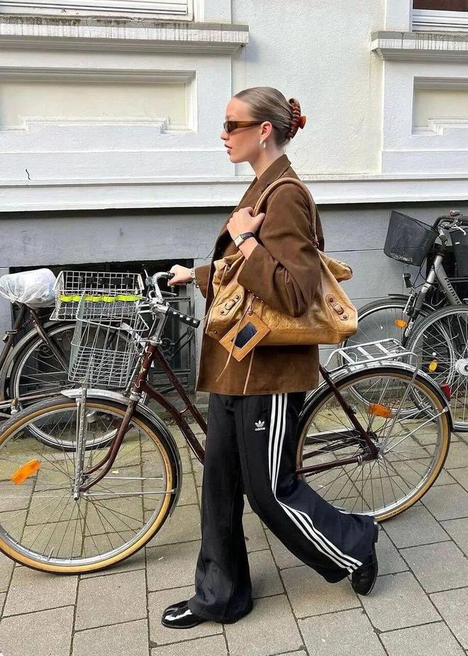 Phong c&aacute;ch New Old Money thể thao: Xu hướng thời trang s&agrave;nh điệu 2026 cho phụ nữ - Ảnh 22.