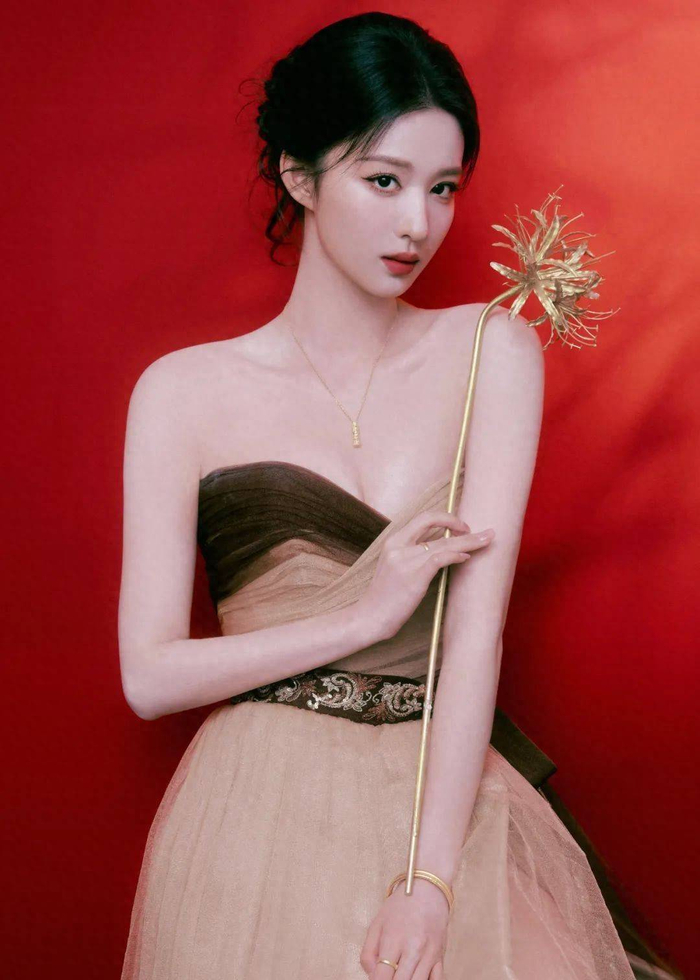 Tứ đại mỹ nh&acirc;n Trung Quốc thế hệ mới: Vương Sở Nhi&ecirc;n v&agrave; những tranh c&atilde;i bất ngờ - Ảnh 2.