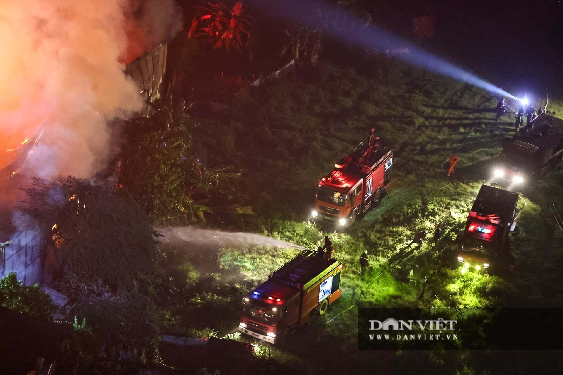 Ch&aacute;y lớn gần bệnh viện K T&acirc;n Triều H&agrave; Nội: Nỗi lo lắng v&agrave; sự cứu hộ khẩn cấp - Ảnh 5.