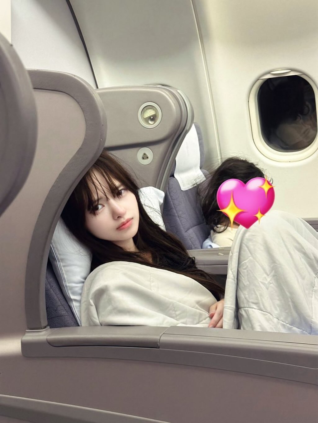 Nữ ca sĩ gen Z Fujisaki Nagi b&iacute; mật sinh 2 con ở tuổi 22 g&acirc;y sốc cho c&ocirc;ng ch&uacute;ng - Ảnh 3.