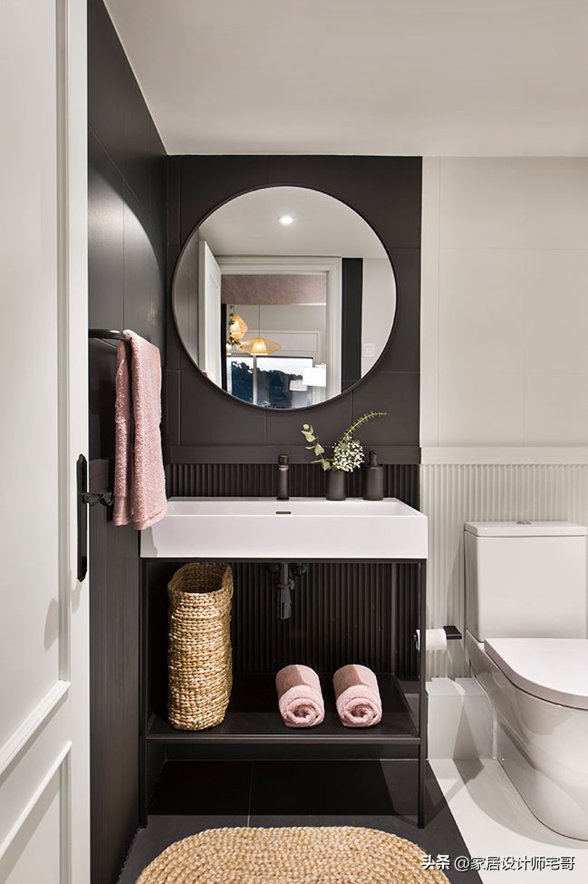 Ly hôn ở tuổi 40, người phụ nữ mua gác mái 48m² giá rẻ rồi biến thành căn hộ 2 tầng: Không rộng nhưng sống cực “đã” - Ảnh 2.