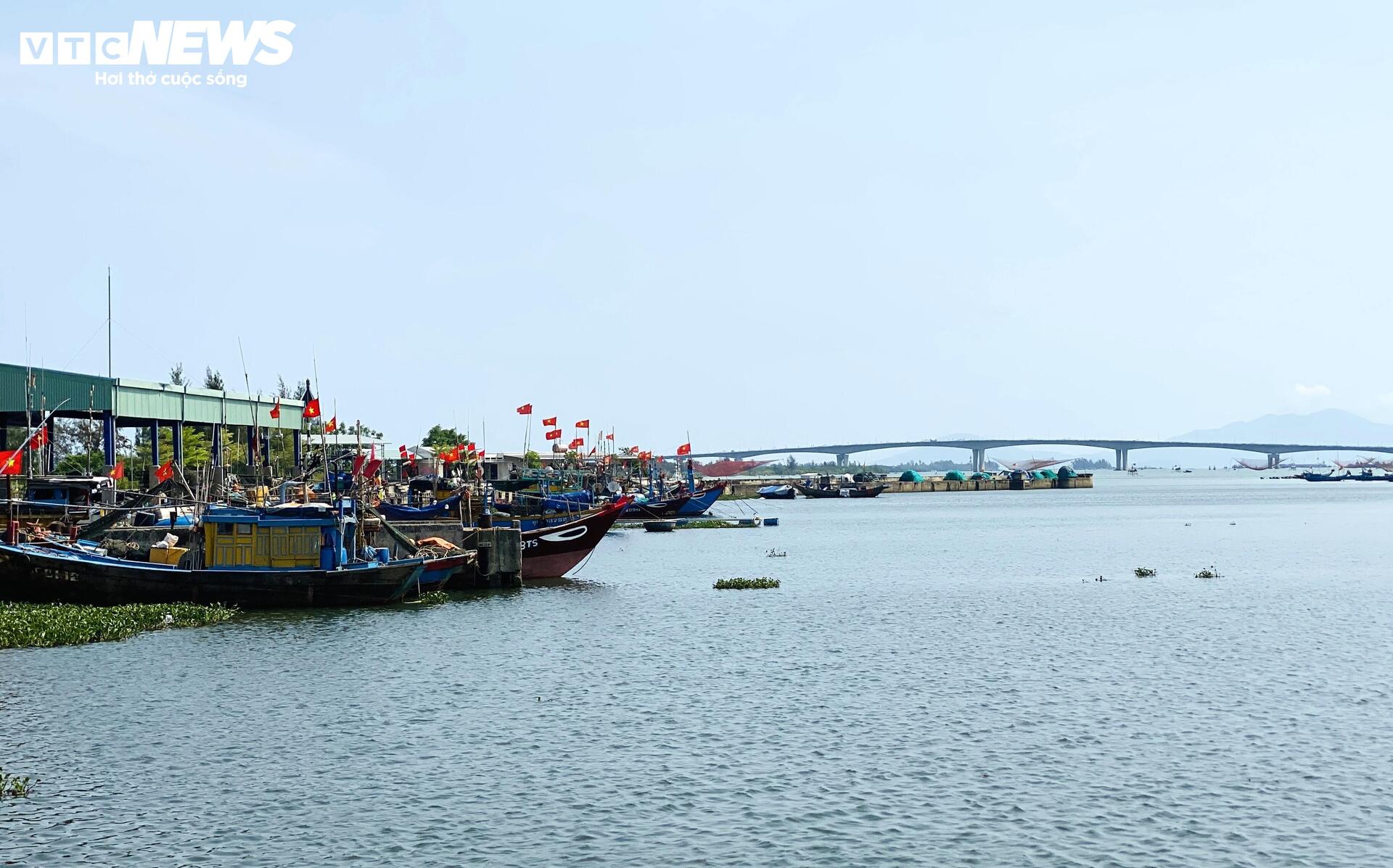 Cảng c&aacute; Hồng Triều 120 tỷ đồng x&acirc;y xong nhưng kh&ocirc;ng hoạt động , ngư d&acirc;n chờ đợi - Ảnh 3.