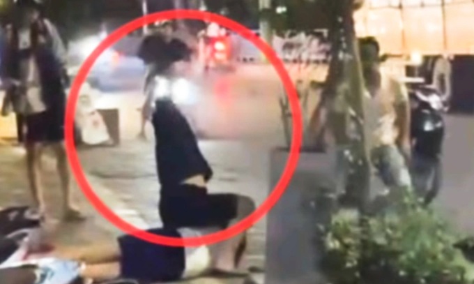 Danh tính nghi phạm thứ 3 vụ nam sinh bị hành hung ở Hà Nội đã bỏ trốn - Ảnh 1. Danh tính nghi phạm thứ 3 vụ nam sinh bị hành hung ở Hà Nội đã bỏ trốn - Ảnh 1.