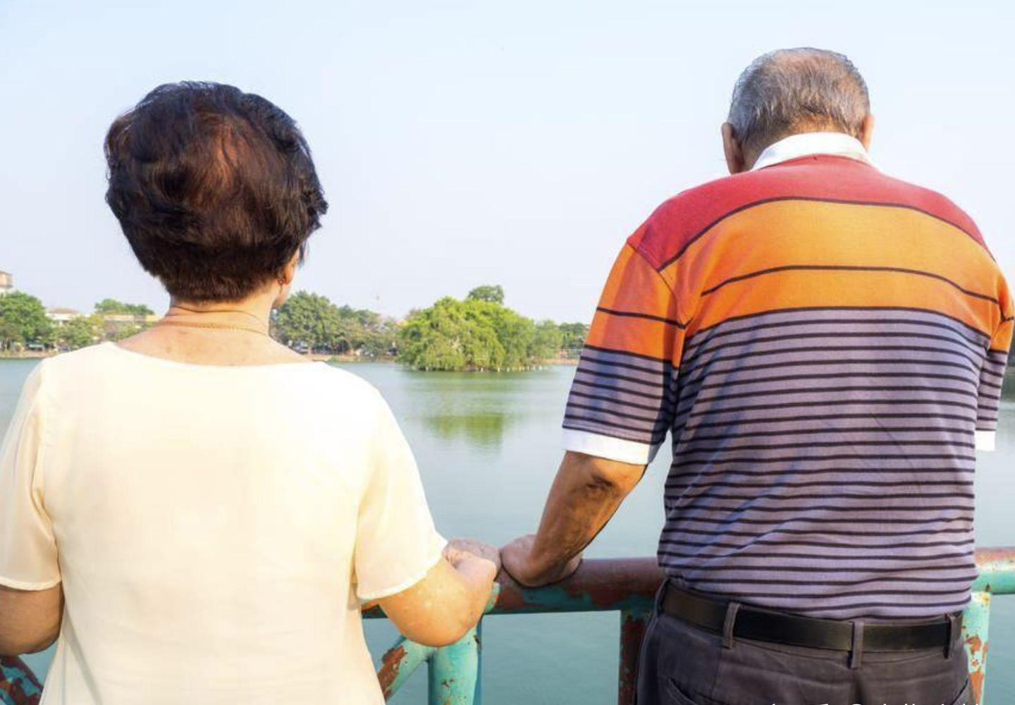 Sáu tháng sống chung, tôi bật khóc: “Ông ấy đòi hỏi quá nhiều!” - Góc khuất tài chính khi tái hôn tuổi trung niên - Ảnh 3.