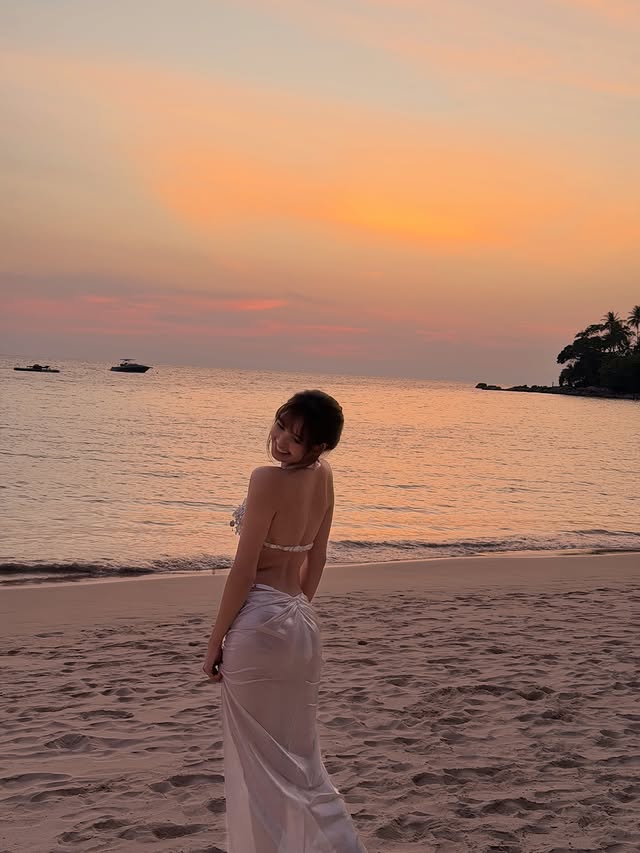 Lisa BLACKPINK sinh nhật 29 tuổi rực rỡ b&ecirc;n bạn b&egrave; v&agrave; những khoảnh khắc đ&aacute;ng nhớ - Ảnh 7.