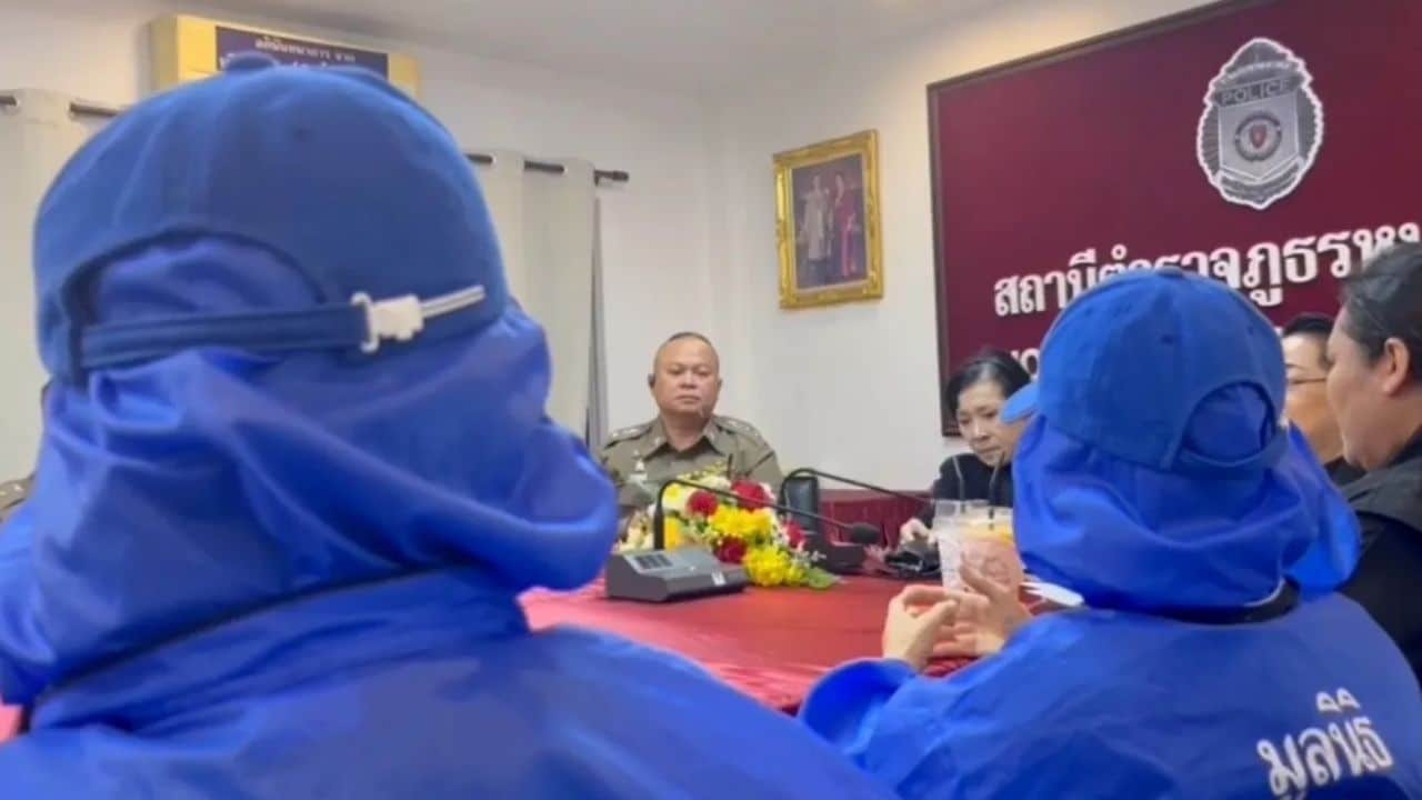 B&eacute; trai 3 tuổi tử vong bất thường khi ở nh&agrave; với cha dượng tại Th&aacute;i Lan - Ảnh 2.