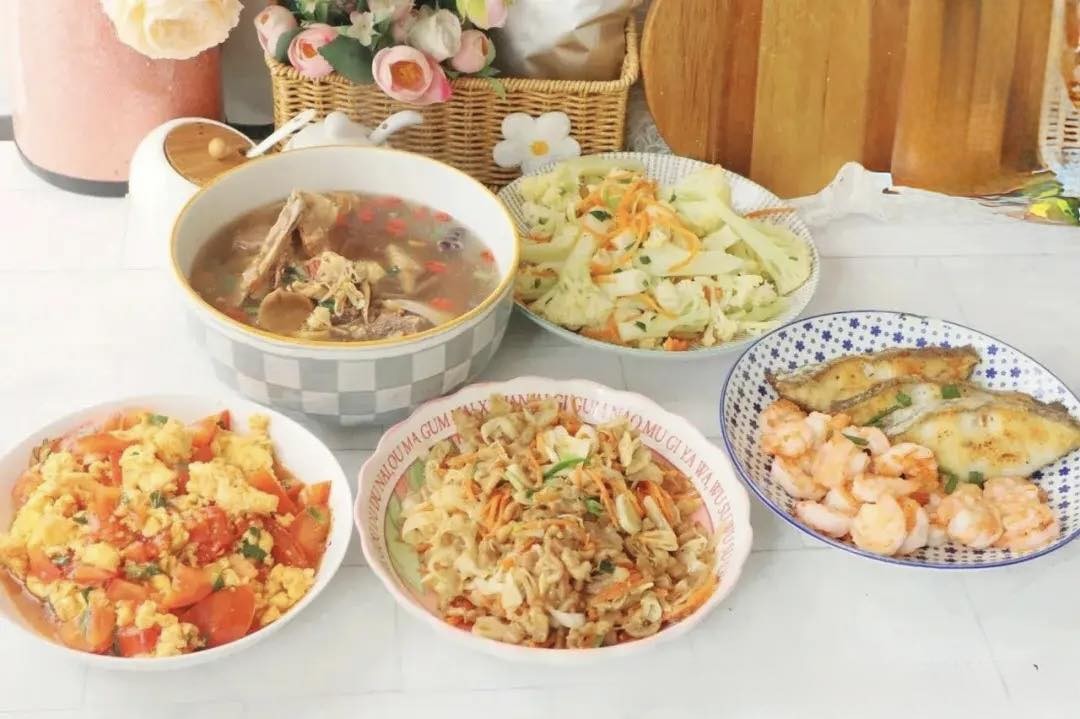 4 món chính và 1 món canh vừa ngon miệng lại rẻ tiền, đồ ăn nhà làm thơm lừng!  - Ảnh 1.