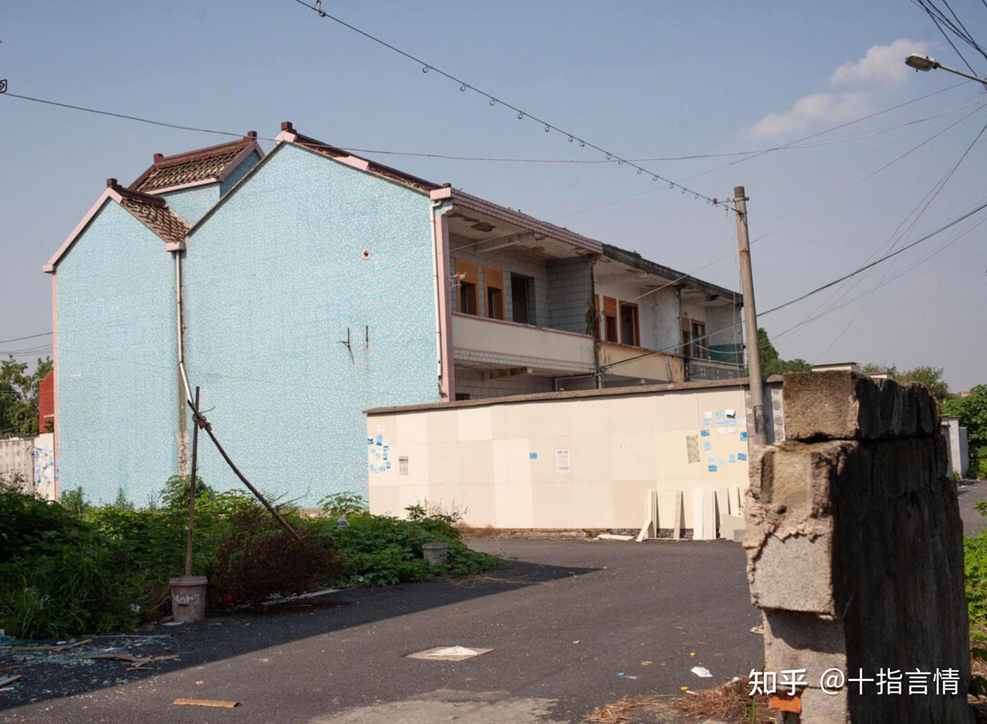 Thanh Minh về qu&ecirc; kh&ocirc;ng c&ograve;n nh&agrave;, t&ocirc;i bật kh&oacute;c khi biết l&yacute; do anh trai phải b&aacute;n t&agrave;i sản lớn nhất: Một b&agrave;i học t&agrave;i ch&iacute;nh gia đ&igrave;nh ai cũng n&ecirc;n nghĩ sớm - Ảnh 2.