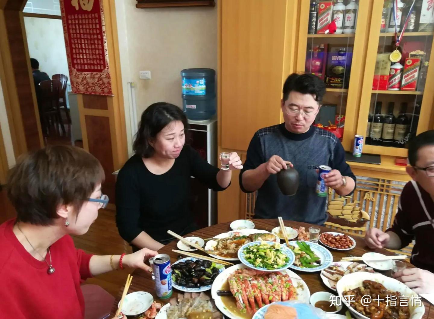 Thanh Minh về qu&ecirc; kh&ocirc;ng c&ograve;n nh&agrave;, t&ocirc;i bật kh&oacute;c khi biết l&yacute; do anh trai phải b&aacute;n t&agrave;i sản lớn nhất: Một b&agrave;i học t&agrave;i ch&iacute;nh gia đ&igrave;nh ai cũng n&ecirc;n nghĩ sớm - Ảnh 1.