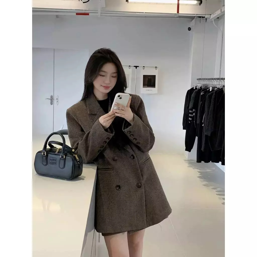 Đừng vung tiền mua sắm v&ocirc; tội vạ, phụ nữ s&agrave;nh điệu chỉ cần đ&uacute;ng 4 kiểu 