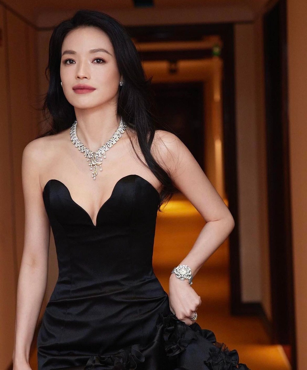 Ngoại lệ của 1,4 tỷ d&acirc;n Trung: Nữ thần đẹp 