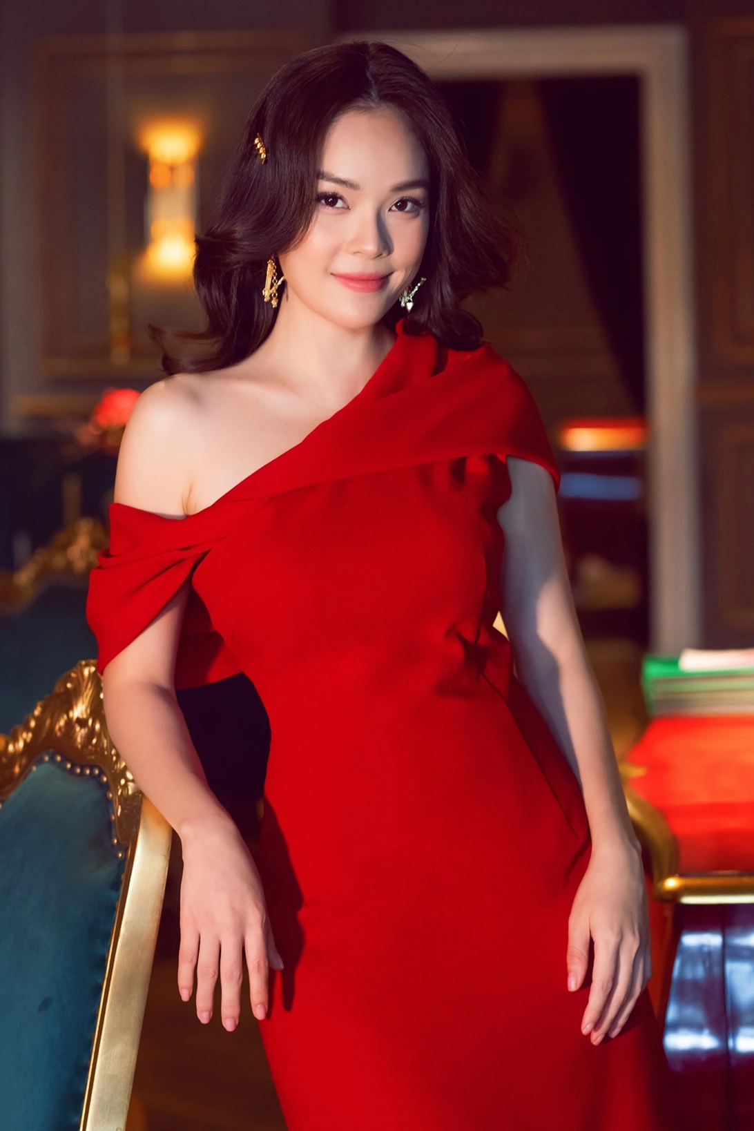 Cuộc sống đầy biến cố của Dương Cẩm Lynh: H&agrave;nh tr&igrave;nh vượt qua nghịch cảnh - Ảnh 1.