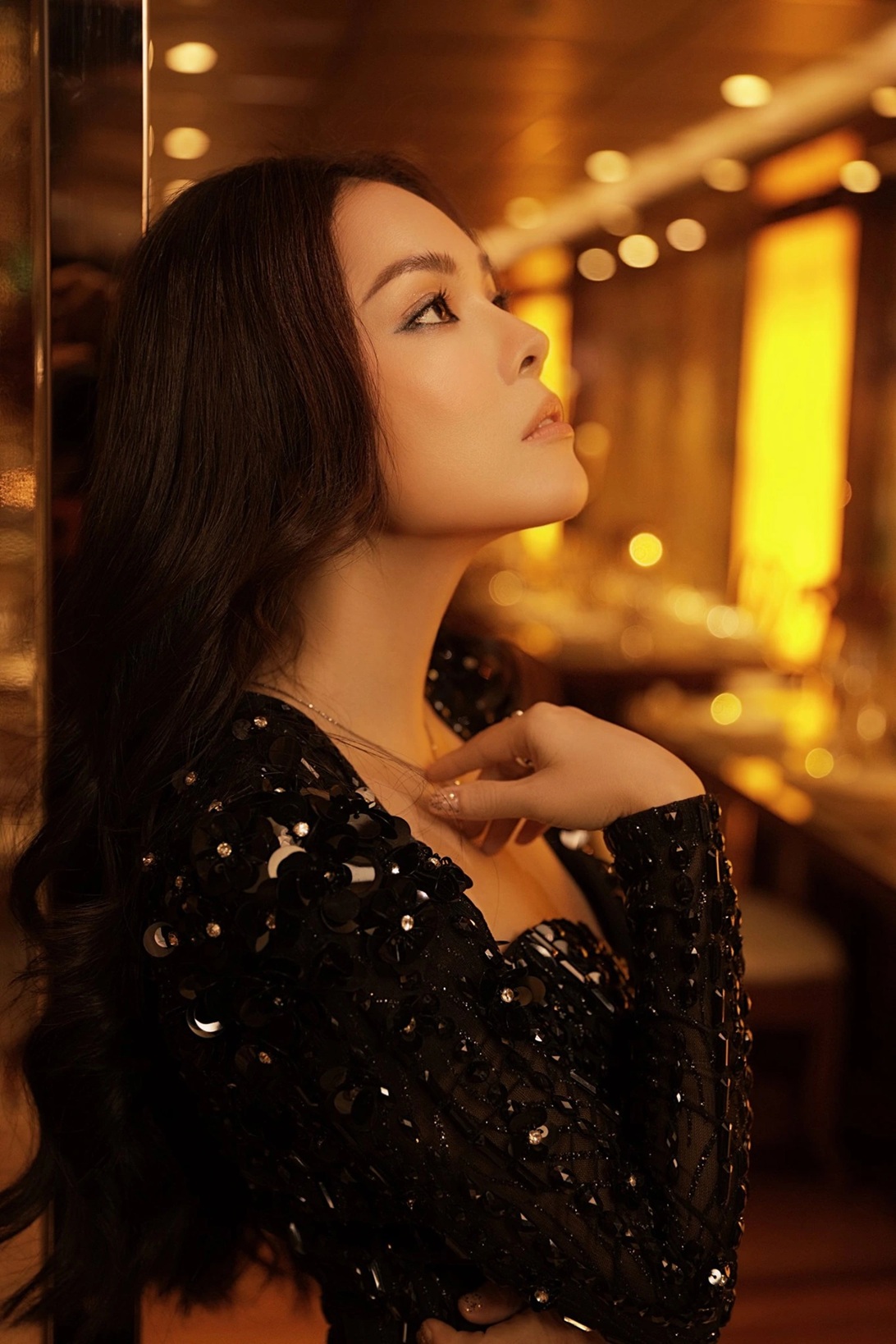 Cuộc sống đầy biến cố của Dương Cẩm Lynh: H&agrave;nh tr&igrave;nh vượt qua nghịch cảnh - Ảnh 3.