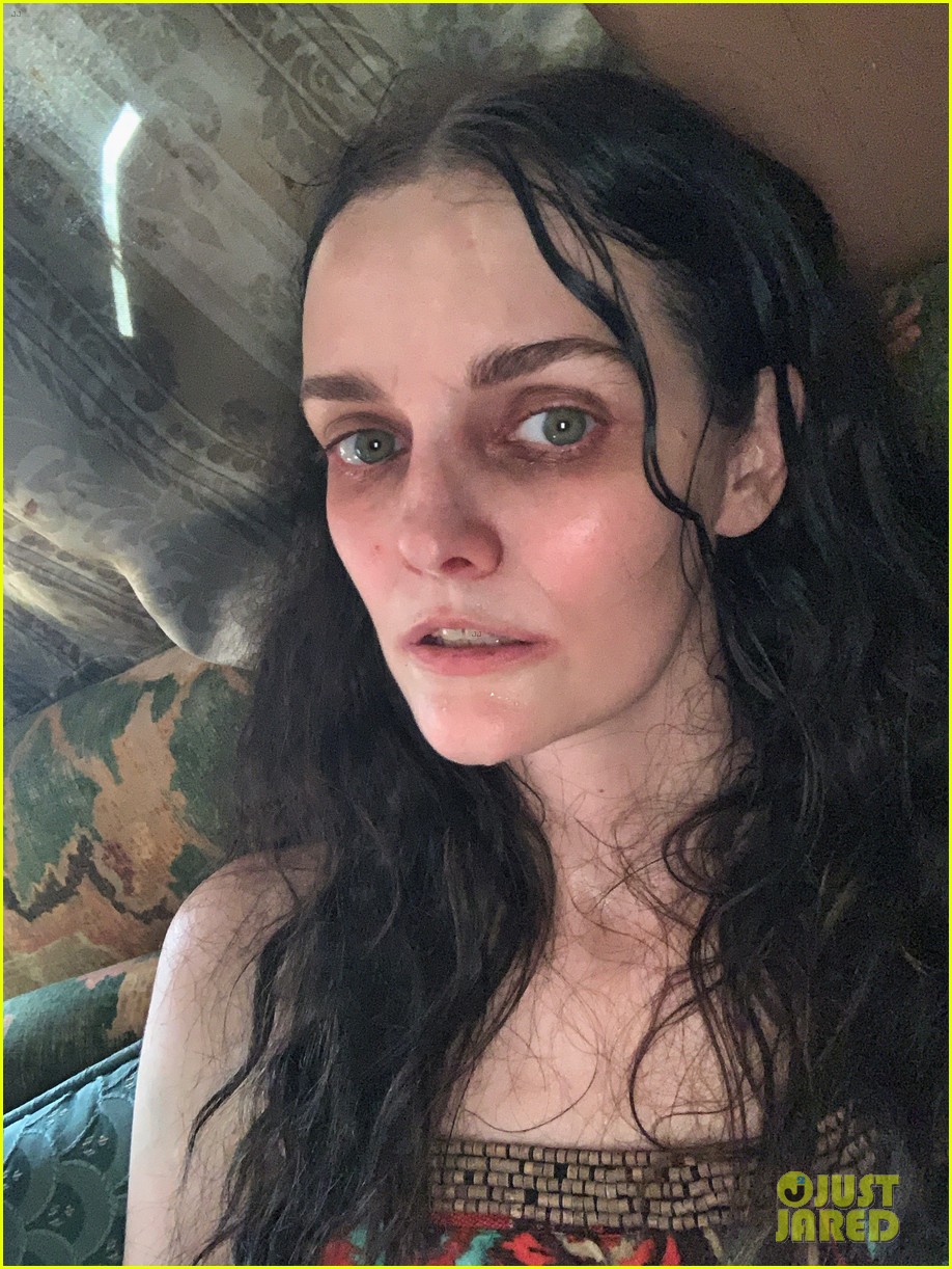 lydia-hearst-set-of-root-letter-03-1-1772586370785919287005-1772680429804-17726804301091422987477.jpg