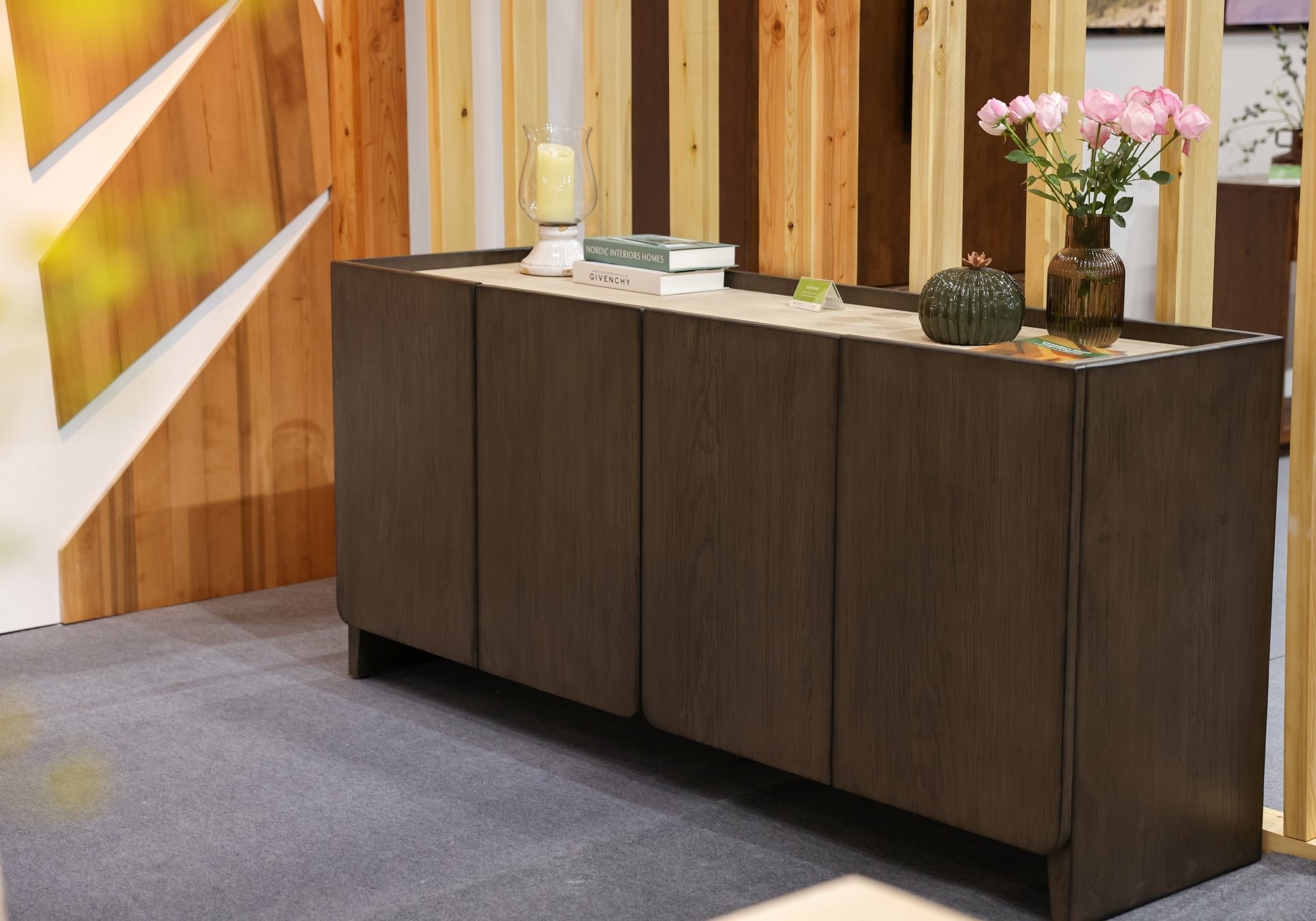 Xuất khẩu hơn 17 tỷ USD năm 2025 nhưng chủ yếu chỉ gia c&ocirc;ng, l&agrave;m sao thể khai th&aacute;c hết dư địa ng&agrave;nh gỗ Việt Nam?- Ảnh 1.