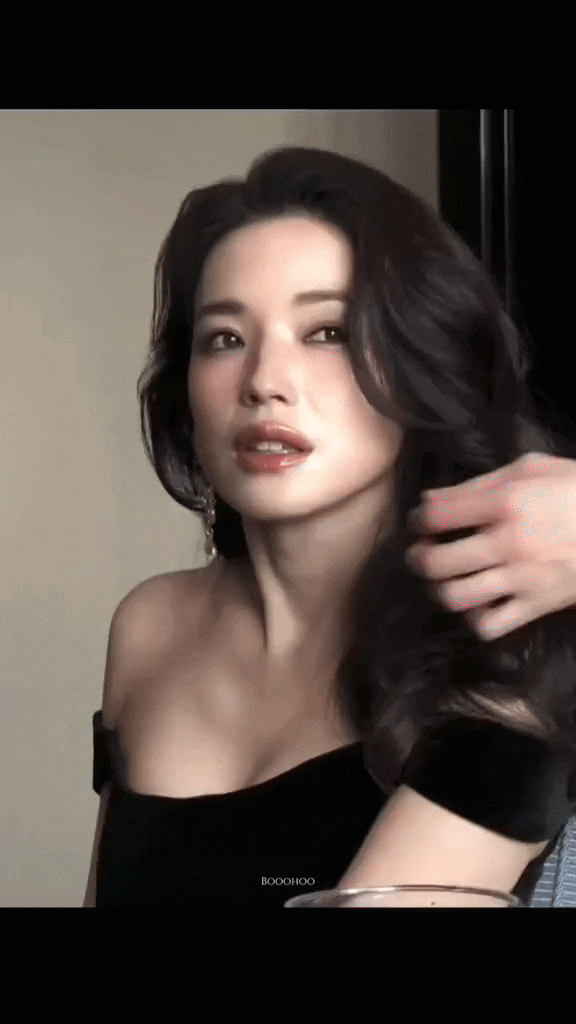 Ngoại lệ của 1,4 tỷ d&acirc;n Trung: Nữ thần đẹp 