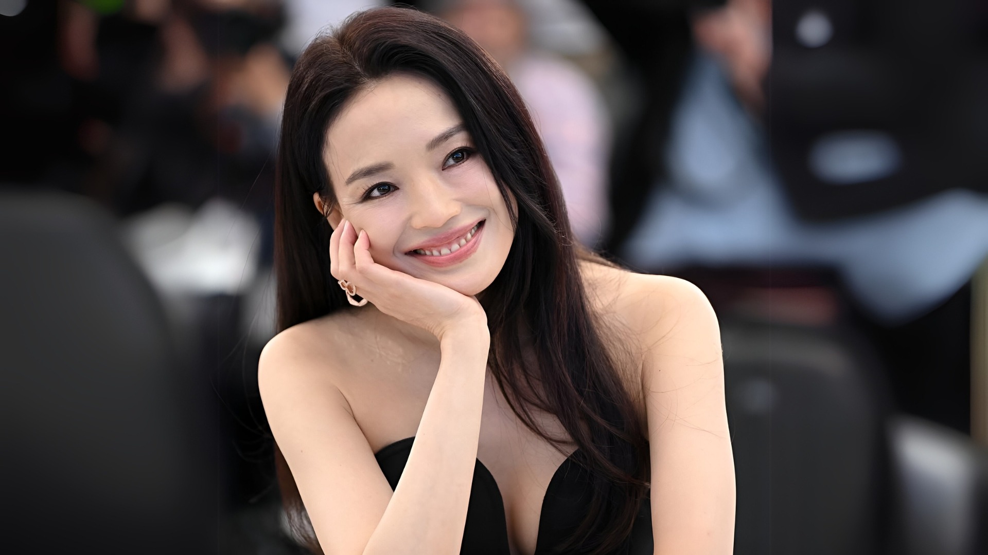 Ngoại lệ của 1,4 tỷ d&acirc;n Trung: Nữ thần đẹp 