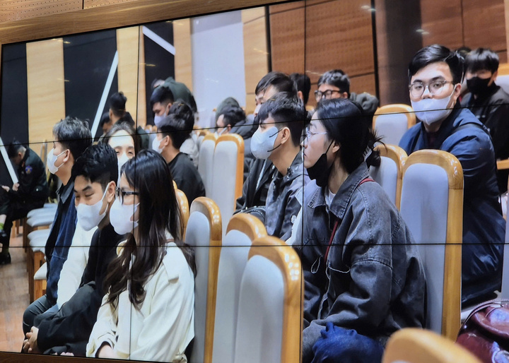 Vụ X&ocirc;i Lạc TV: Thu giữ hơn 300 tỷ đồng v&agrave; điều tra tội phạm c&ocirc;ng nghệ cao 2026 - Ảnh 2.