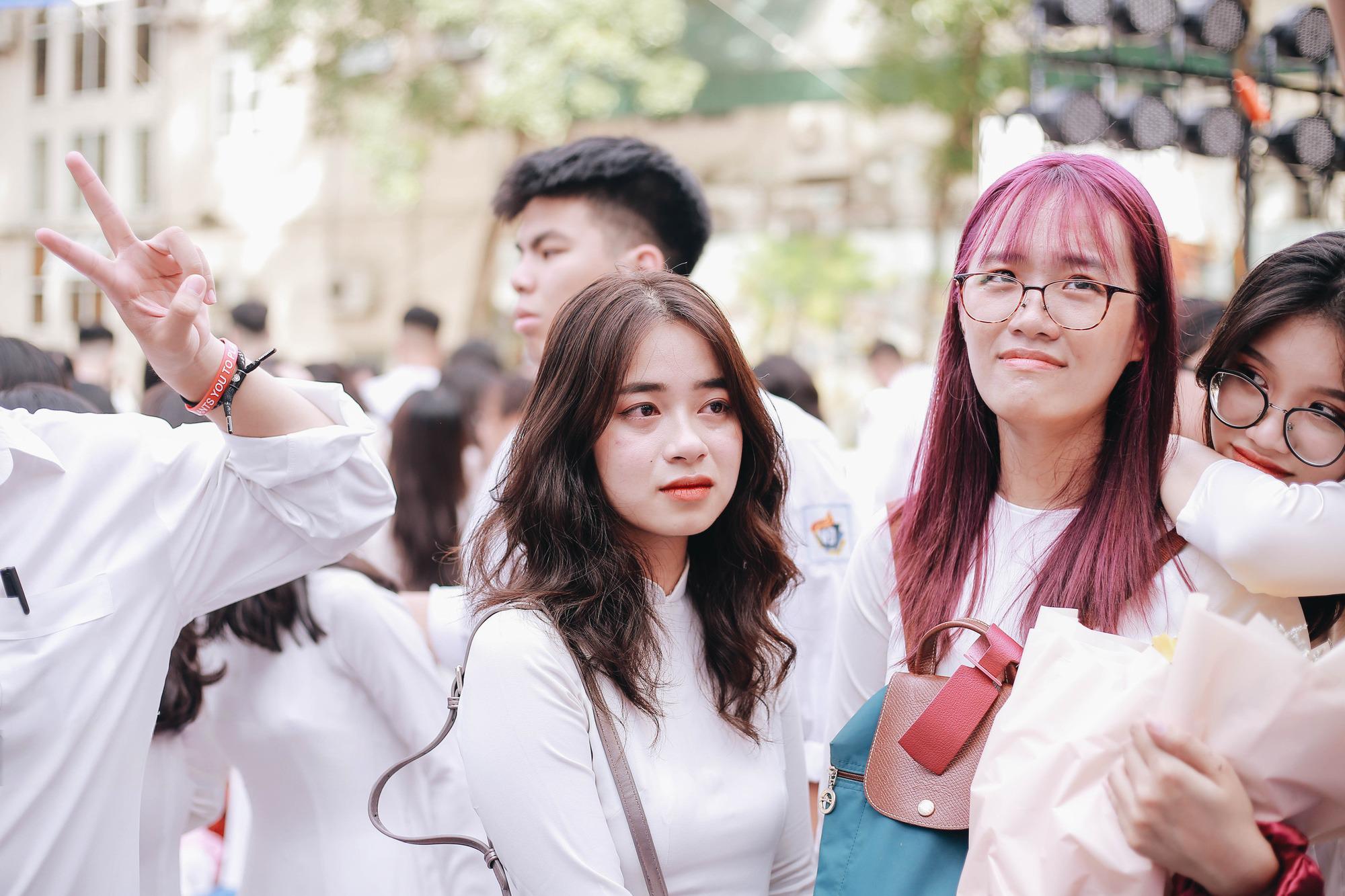 &Aacute;p lực đồng trang lứa ở tuổi 17: L&agrave;m sao để con kh&ocirc;ng tự ti khi thấy bạn b&egrave; giỏi hơn? - Ảnh 1.