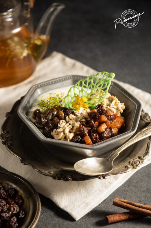 Khởi đầu ng&agrave;y mới bằng sự vỗ về dịu &ecirc;m: Pudding yến mạch nho kh&ocirc; California- Ảnh 2.