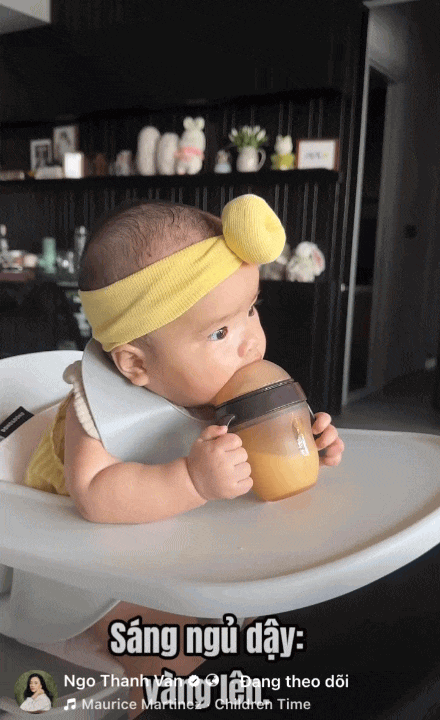 &Aacute;i nữ của Ng&ocirc; Thanh V&acirc;n ch&iacute;nh thức ăn dặm, Huy Trần khoe loạt &ldquo;đồ nghề&rdquo; xịn s&ograve;, một chiếc m&aacute;y đ&atilde; hơn 6 triệu khiến c&aacute;c mẹ bỉm trầm trồ- Ảnh 22.