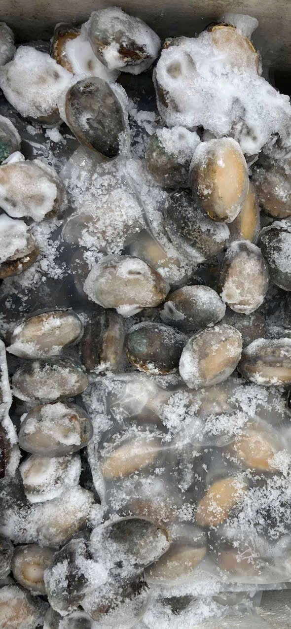 Đột xuất kiểm tra nhiều điểm kinh doanh tr&ecirc;n cả nước: H&agrave;ng loạt vi phạm phơi b&agrave;y, tịch thu, ti&ecirc;u hủy h&agrave;ng ngh&igrave;n sản phẩm - Ảnh 4.