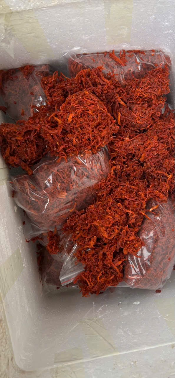 Đột xuất kiểm tra nhiều điểm kinh doanh tr&ecirc;n cả nước: H&agrave;ng loạt vi phạm phơi b&agrave;y, tịch thu, ti&ecirc;u hủy h&agrave;ng ngh&igrave;n sản phẩm - Ảnh 2.