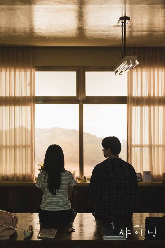 Hậu trường Still Shining: Cặp ch&iacute;nh chemistry ngập tr&agrave;n trong phim ng&ocirc;n t&igrave;nh 2026 - Ảnh 5.