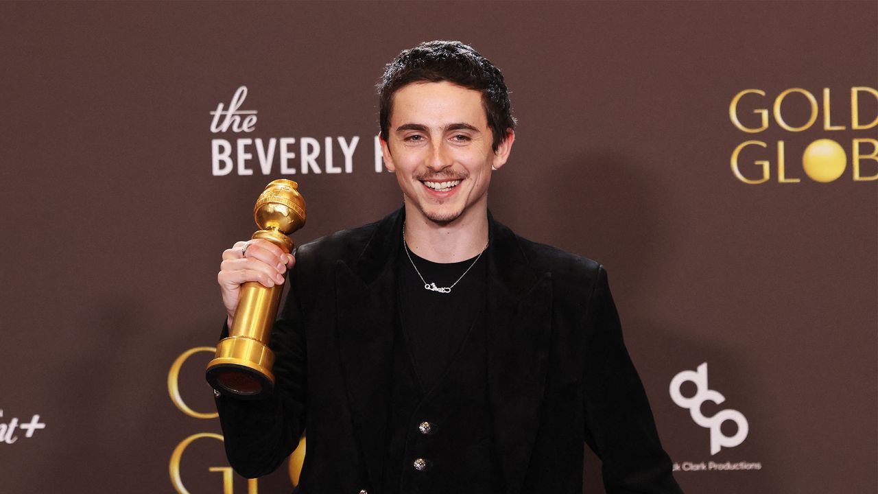 golden-globes-live-blog-timothee-chalamet-1-70908349009277396360364-1772967096856-1772967097092577768520.jpg
