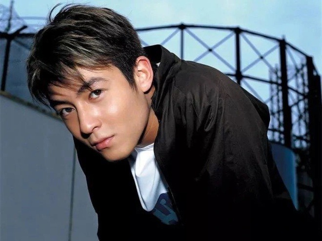 Trần Qu&aacute;n Hy gầy rộc g&acirc;y sốc , h&igrave;nh ảnh Badboy kh&eacute;t tiếng cấm cửa showbiz 2026 - Ảnh 12.