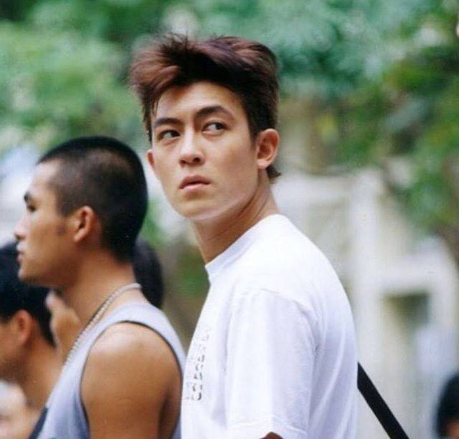 Trần Qu&aacute;n Hy gầy rộc g&acirc;y sốc , h&igrave;nh ảnh Badboy kh&eacute;t tiếng cấm cửa showbiz 2026 - Ảnh 11.