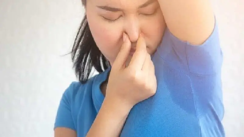 6 th&oacute;i quen khiến bạn d&ugrave; ở tuổi trung ni&ecirc;n cũng c&oacute; "m&ugrave;i người gi&agrave;" sớm hơn 10 năm- Ảnh 1.