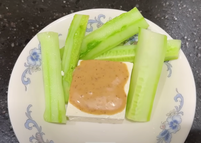 Nữ diễn vi&ecirc;n thay đổi dụng cụ ăn h&agrave;ng ng&agrave;y, tới 41 tuổi eo vẫn thon v&agrave; ch&acirc;n lu&ocirc;n nhỏ- Ảnh 6.