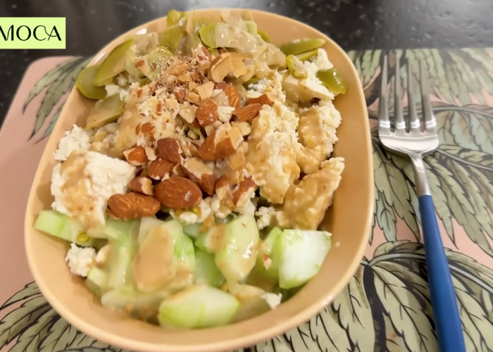 Nữ diễn vi&ecirc;n thay đổi dụng cụ ăn h&agrave;ng ng&agrave;y, tới 41 tuổi eo vẫn thon v&agrave; ch&acirc;n lu&ocirc;n nhỏ- Ảnh 5.