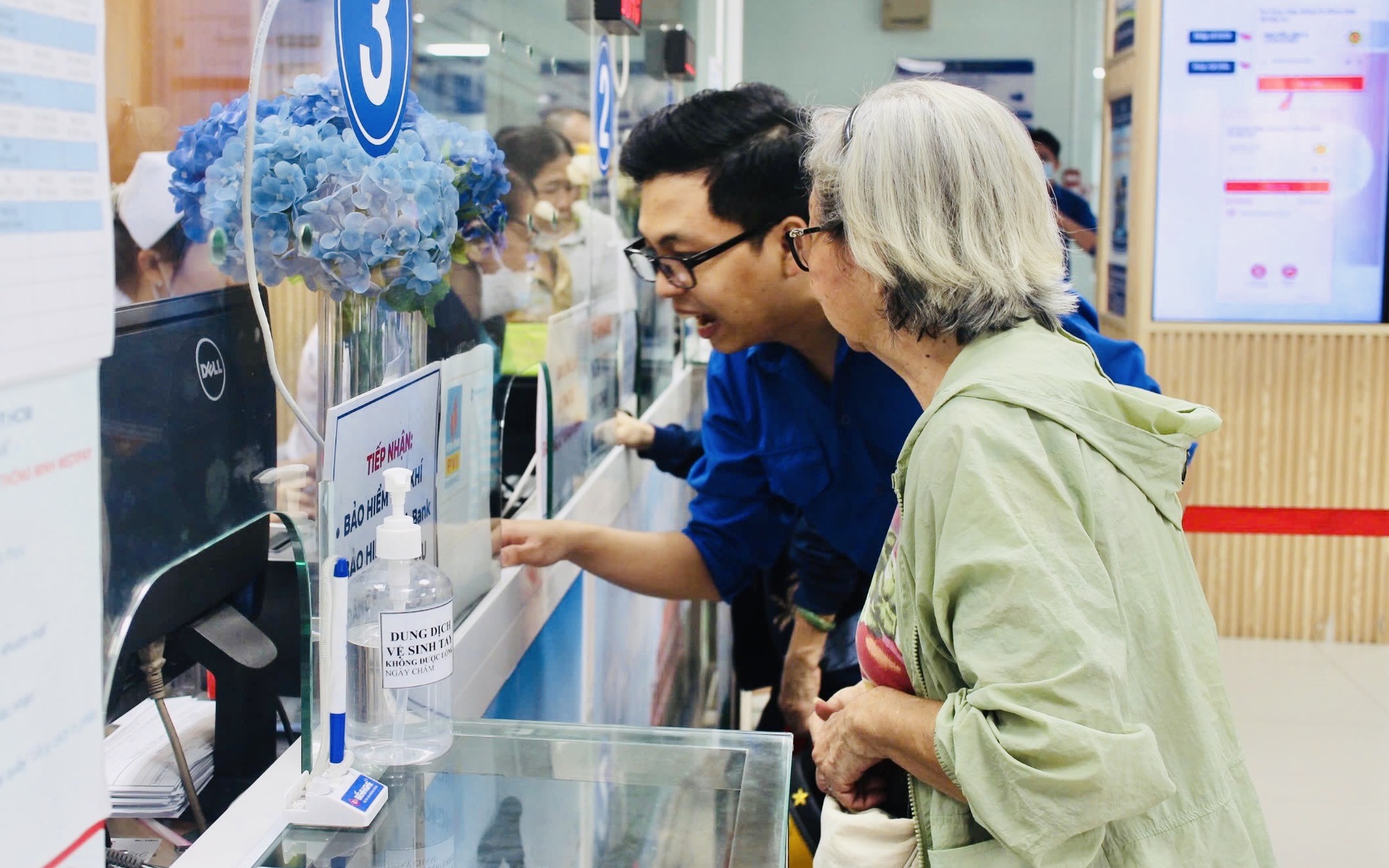 Kh&aacute;m bệnh tại nh&agrave; c&oacute; được BHYT chi trả ? - Ảnh 2.