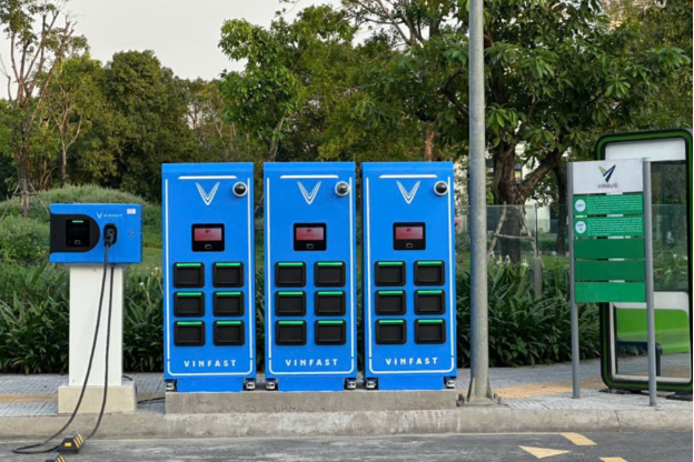 Cơ hội v&agrave;ng sở hữu xe đổi pin thể thao VinFast Viper: 