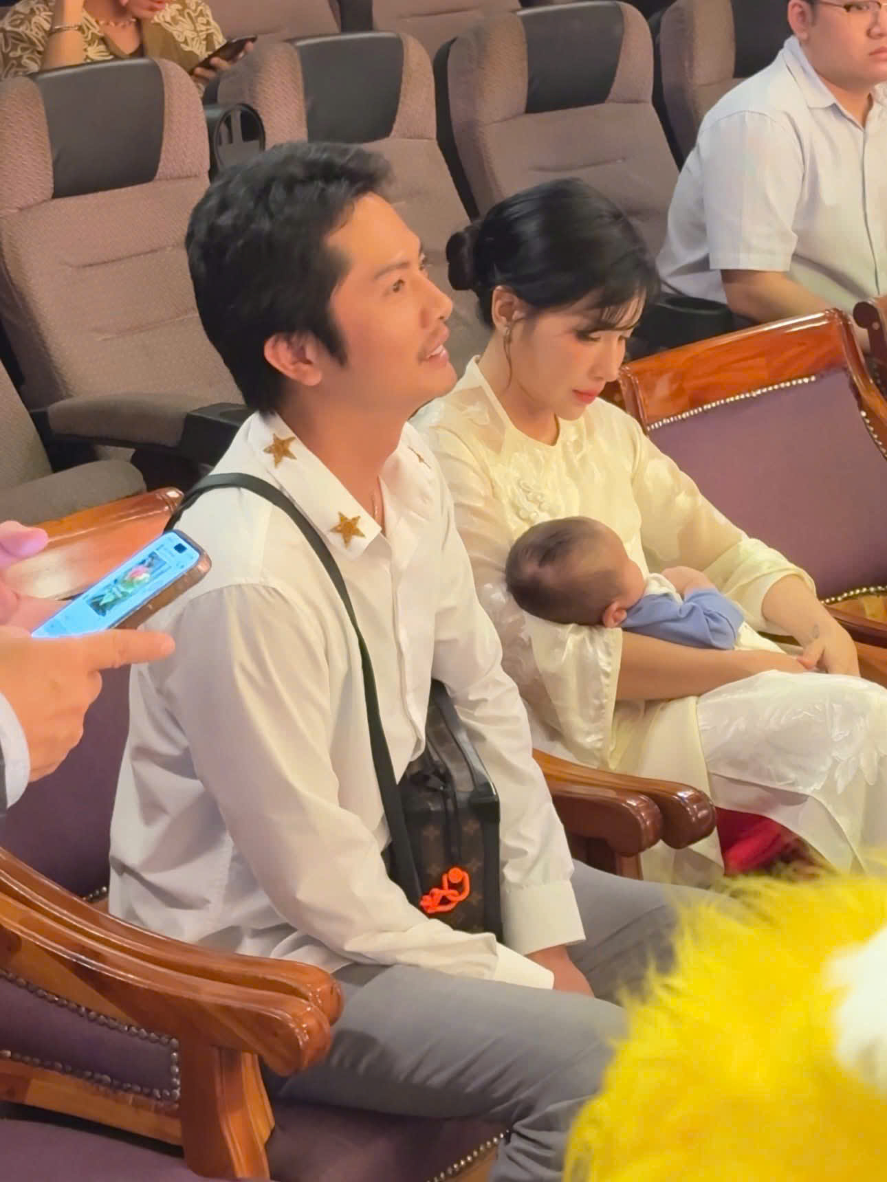 Huỳnh Phương thừa nhận l&agrave; chồng Khả Như: C&acirc;u chuyện t&igrave;nh y&ecirc;u đầy ẩn &yacute; - Ảnh 3.