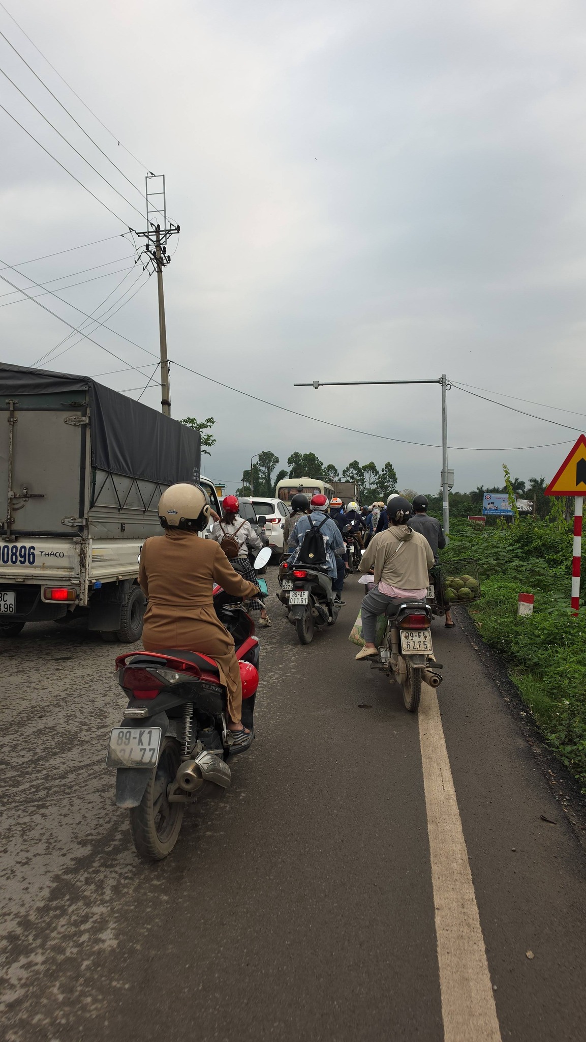 T&igrave;m kiếm mẹ con nghi nhảy s&ocirc;ng Hồng ở Hưng Y&ecirc;n: Diễn biến mới nhất - Ảnh 9.