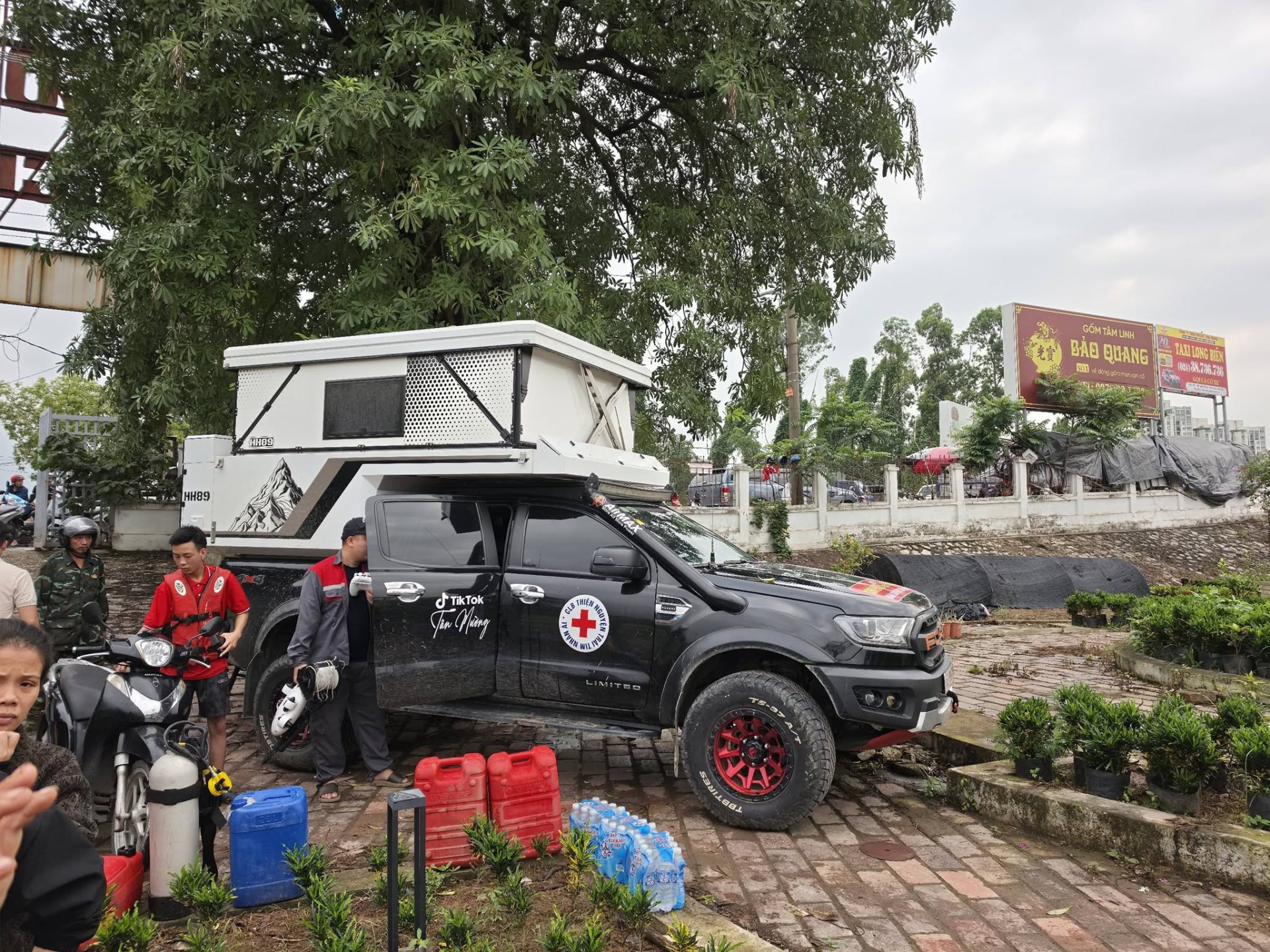 T&igrave;m kiếm mẹ con nghi nhảy s&ocirc;ng Hồng ở Hưng Y&ecirc;n: Diễn biến mới nhất - Ảnh 6.