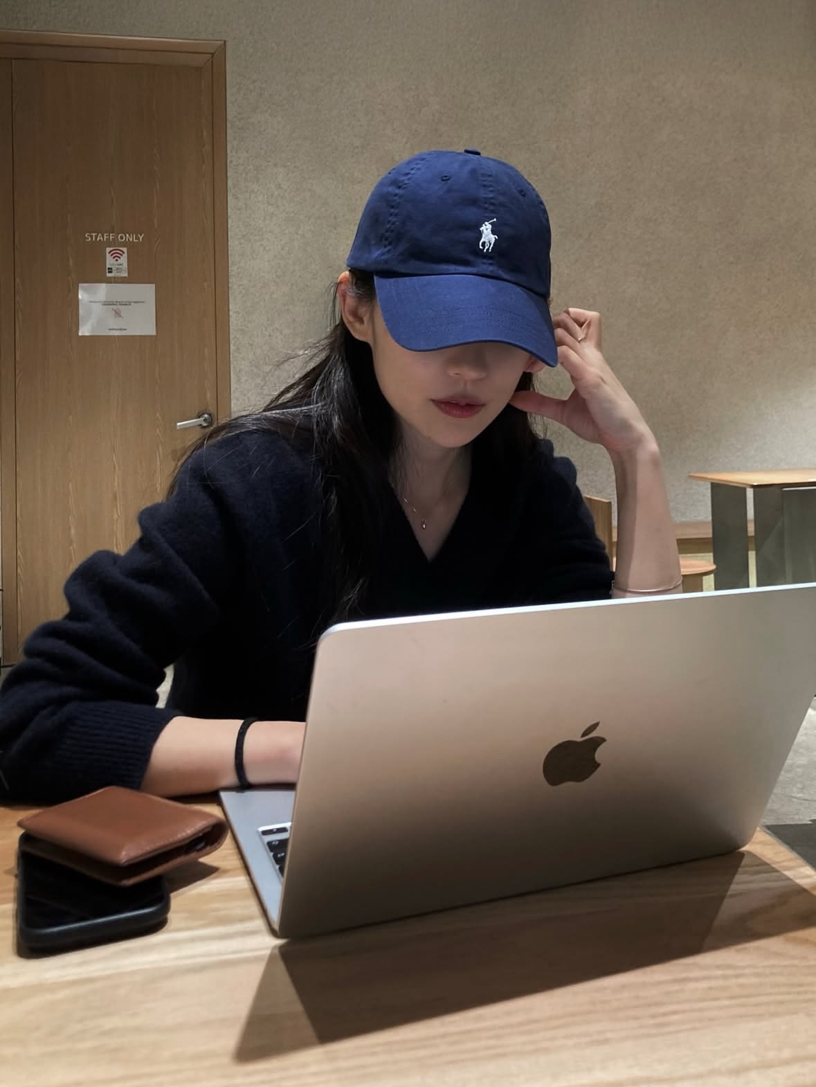 10 m&oacute;n nhiều phụ nữ đ&atilde; ngừng mua trong năm 2026 để tr&aacute;nh l&atilde;ng ph&iacute; tiền - Ảnh 1.