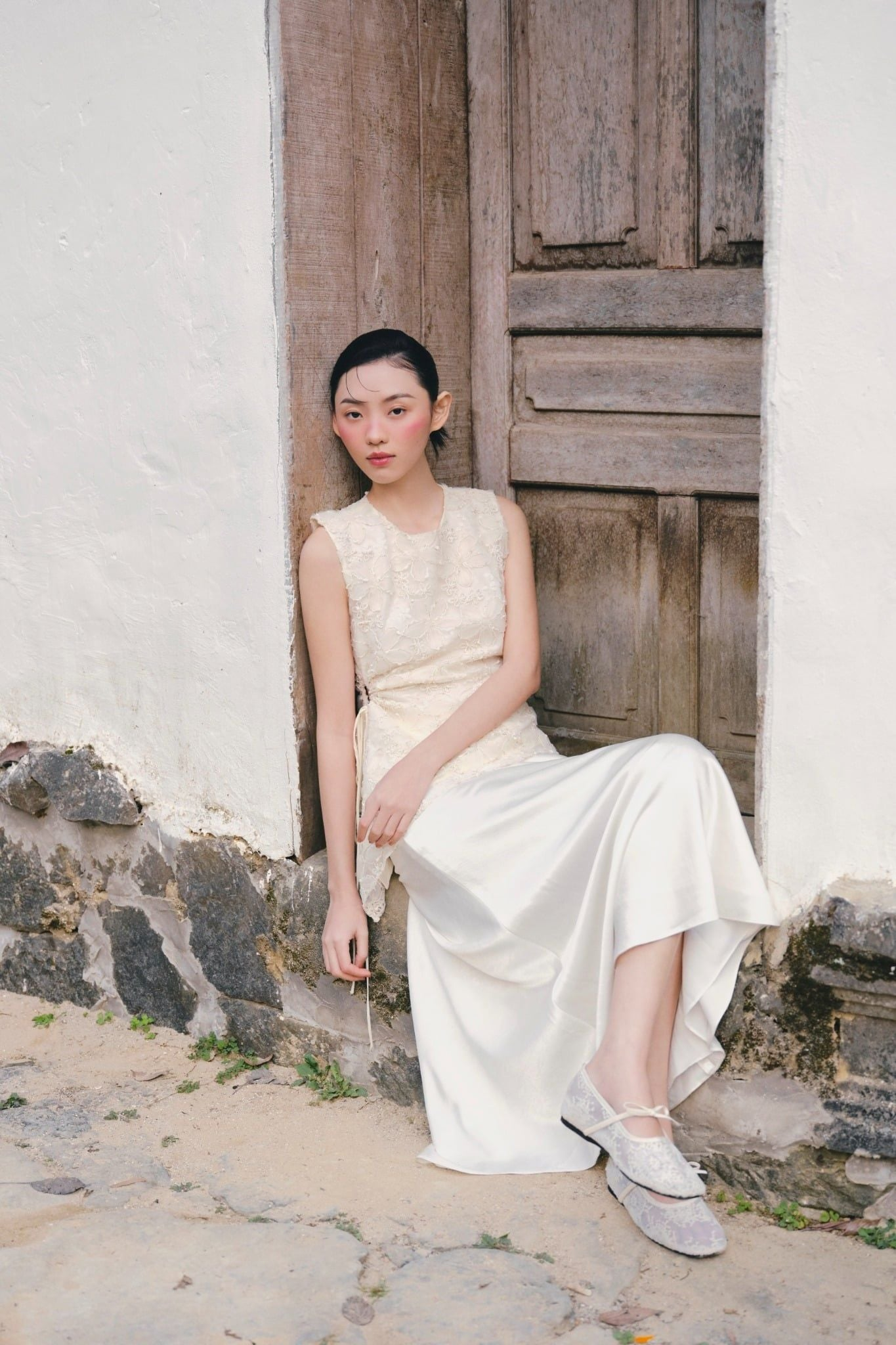 7 c&ocirc;ng thức diện ch&acirc;n v&aacute;y lụa vừa thanh lịch vừa t&ocirc;n d&aacute;ng cho n&agrave;ng c&ocirc;ng sở - Ảnh 11.