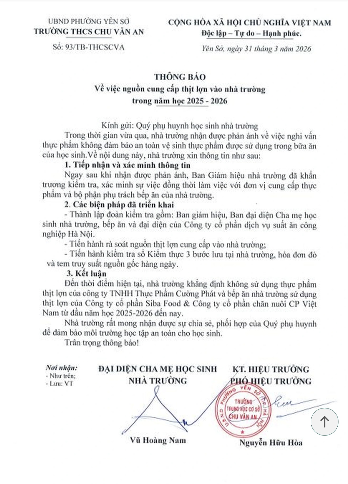 Phụ huynh cắt cơm b&aacute;n tr&uacute; sau vụ 300 tấn thịt lợn bệnh được đưa v&agrave;o trường học - Ảnh 1.