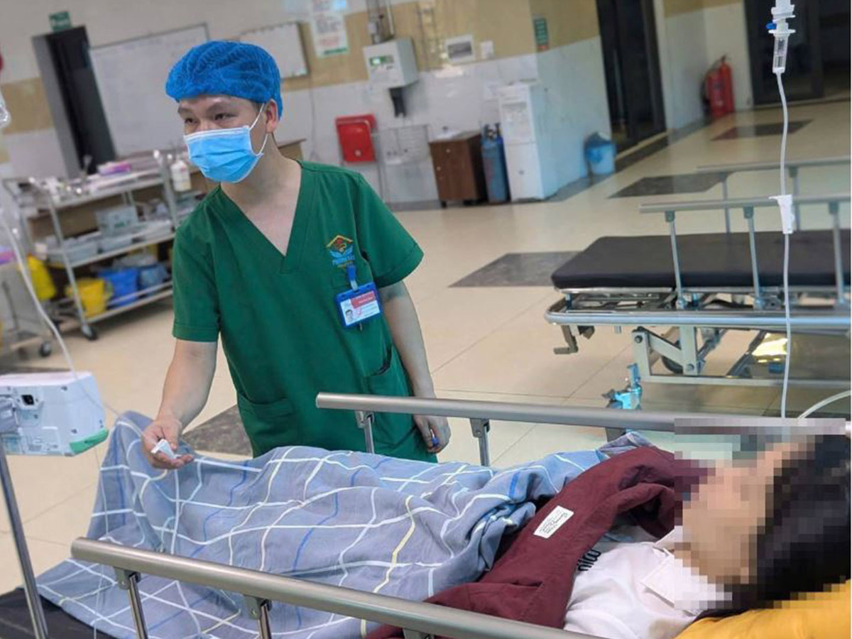 Tuổi 35 v&agrave; cuộc chiến gi&agrave;nh lại đ&ocirc;i ch&acirc;n sau đột quỵ - Ảnh 1.