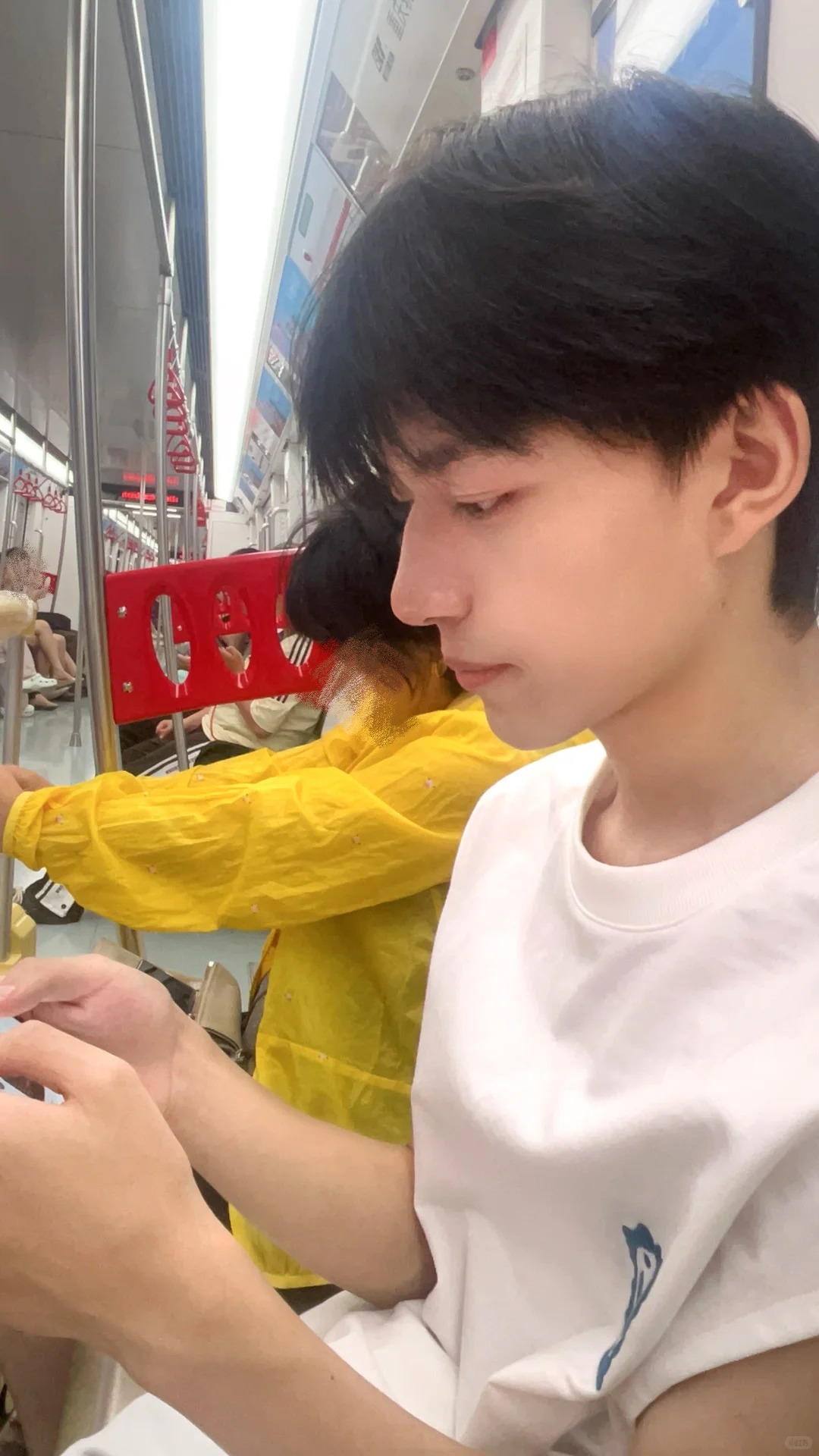 Mũi gồ bay: Xu hướng thẩm mỹ mới cho ph&aacute;i đẹp v&agrave; ph&aacute;i mạnh năm 2026 - Ảnh 8.